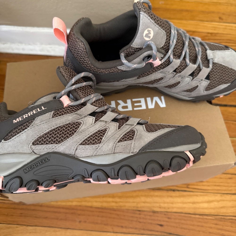 Merrell Womens AlverstoneHiking Shoe New in box - Picture 3 of 7